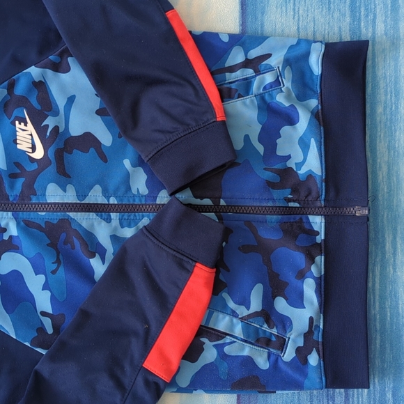 5-6Y NIKE blue camo jacket - Picture 3 of 9